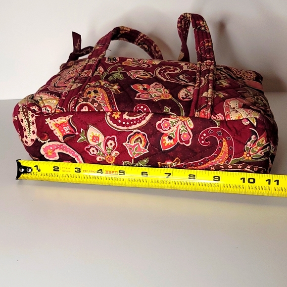 VERA BRADLEY Small Tote in Picadilly Plum Paisley Cranberry - Picture 4 of 7